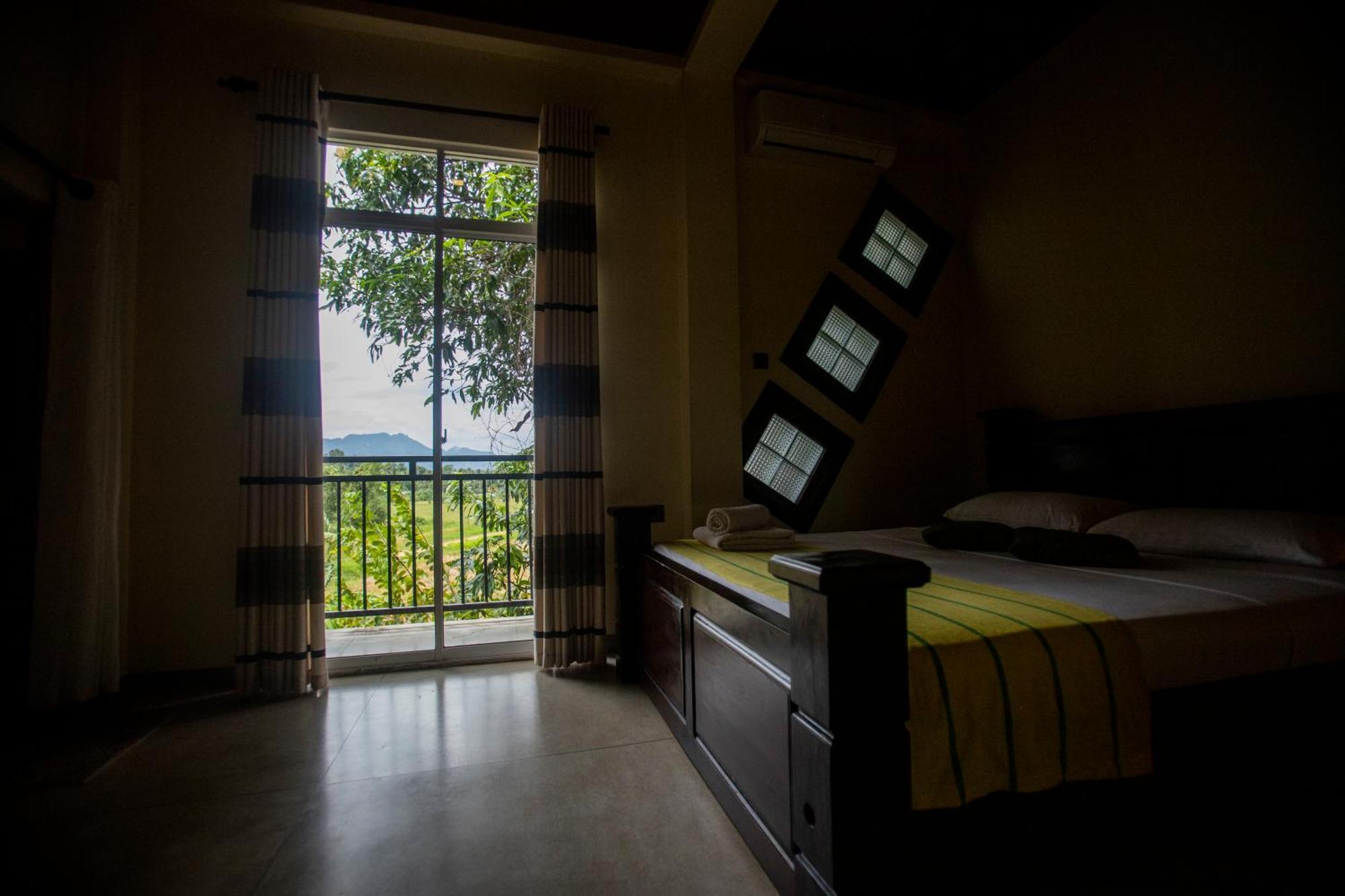 Evergreen Hotel Дамбулла Экстерьер фото