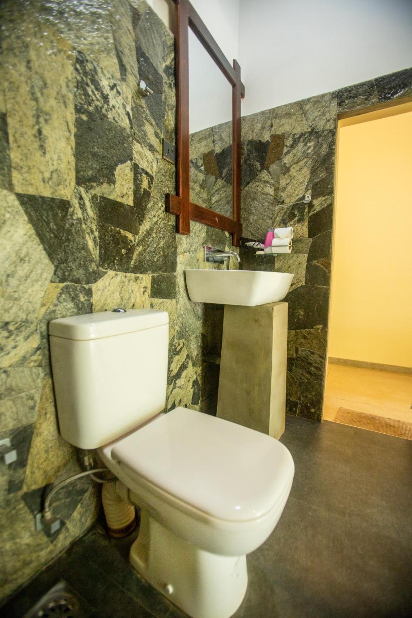 Evergreen Hotel Дамбулла Экстерьер фото