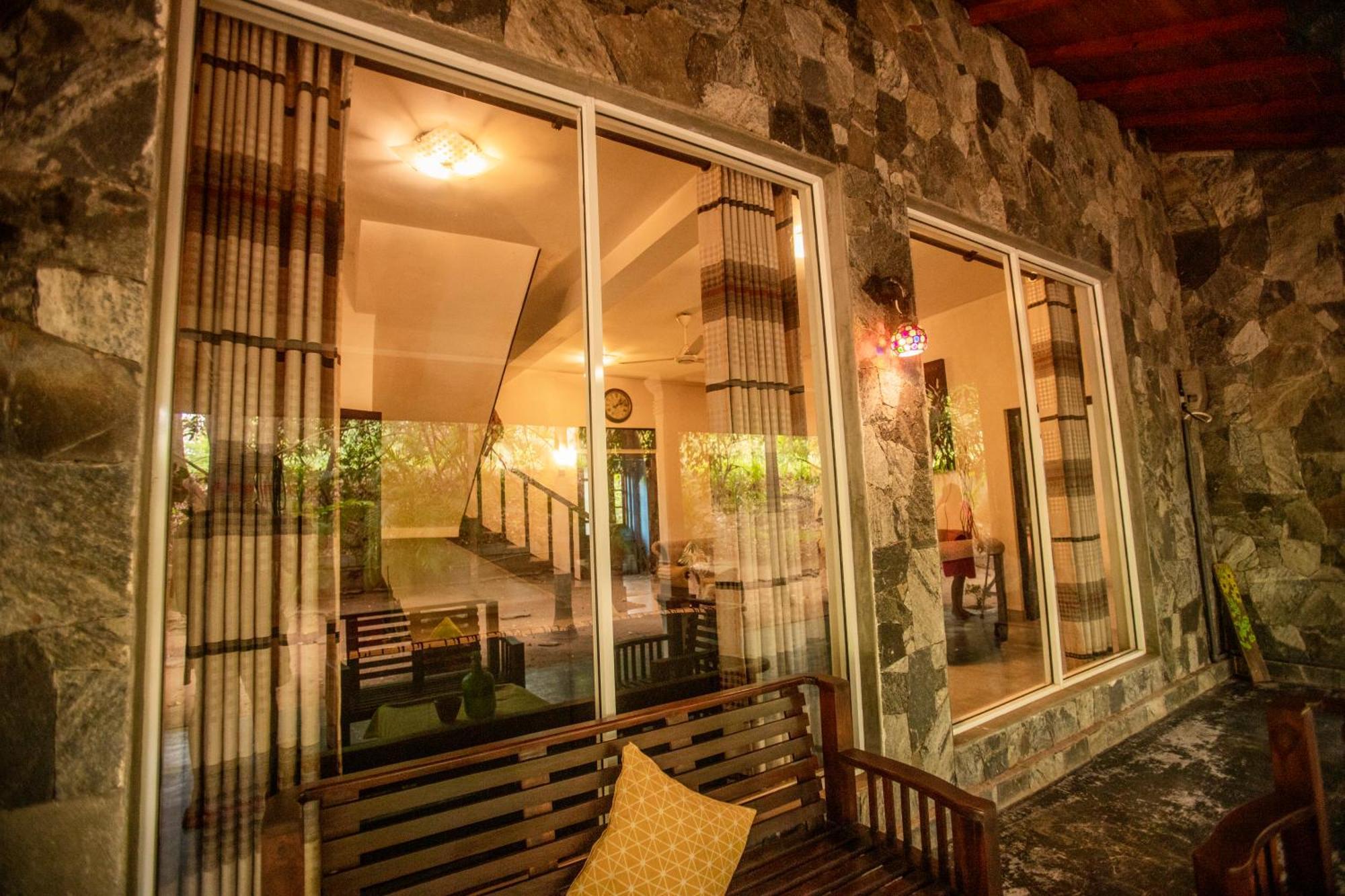 Evergreen Hotel Дамбулла Экстерьер фото
